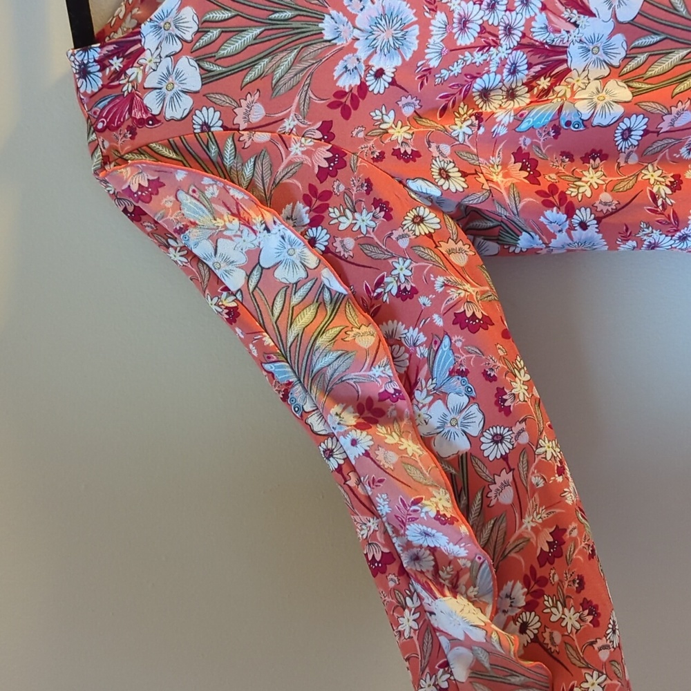 Small Lauren Conrad blouse - Picture 4 of 7